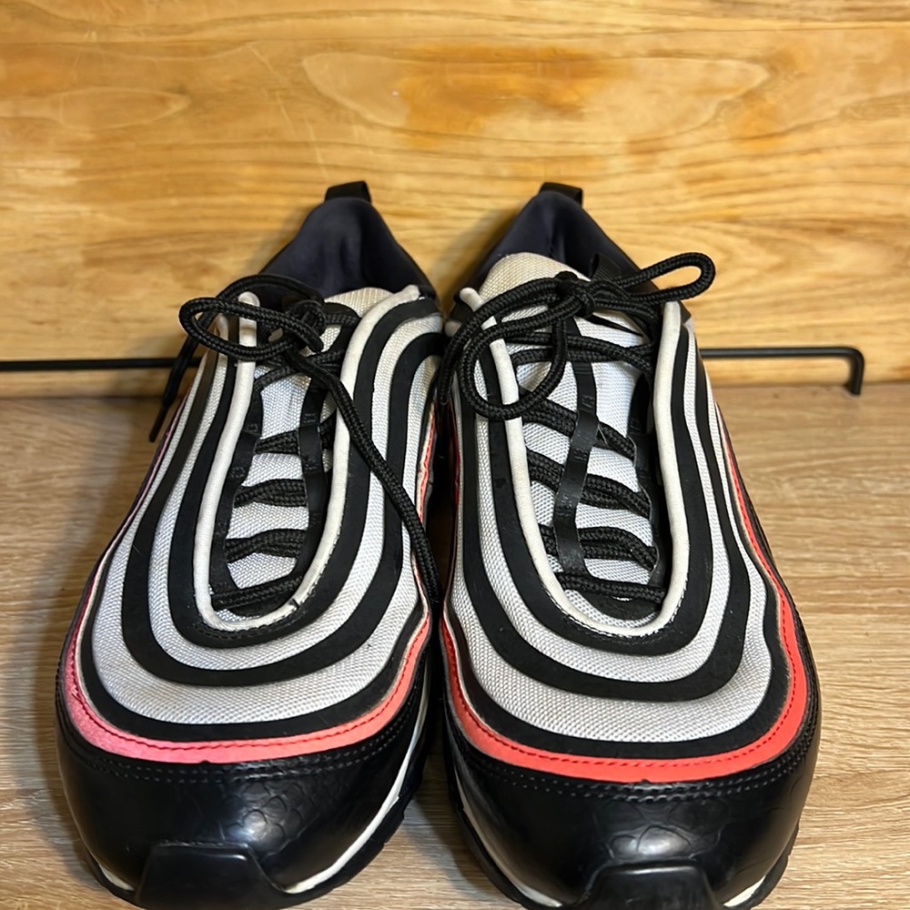 Women’s Nike Air Max Sneakers Bling Strip Size 10